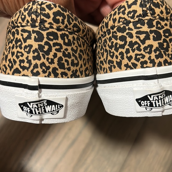 Vans - Picture 3 of 4